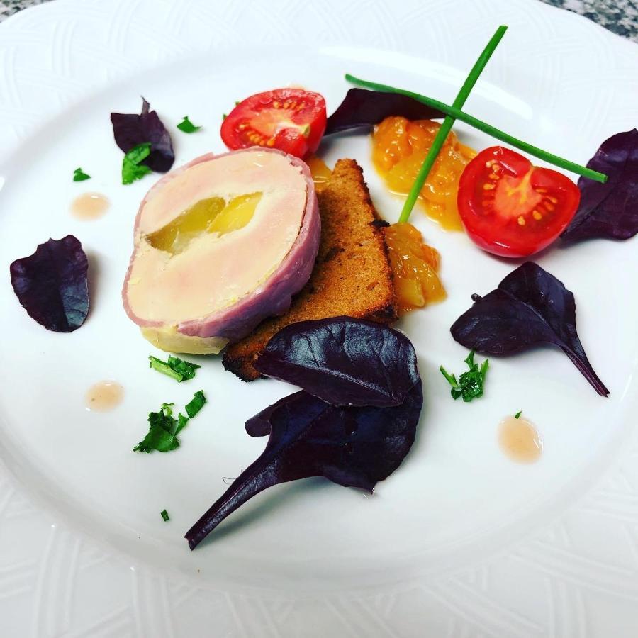 Le Relais D'Etagnac Hotel ภายนอก รูปภาพ